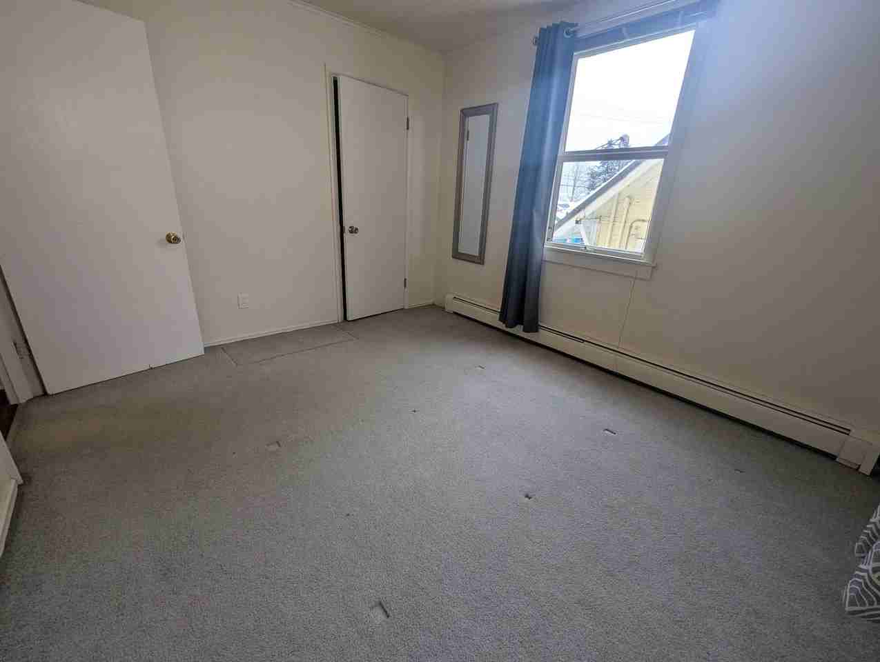 310 Irwin St - Photo 7 of 17