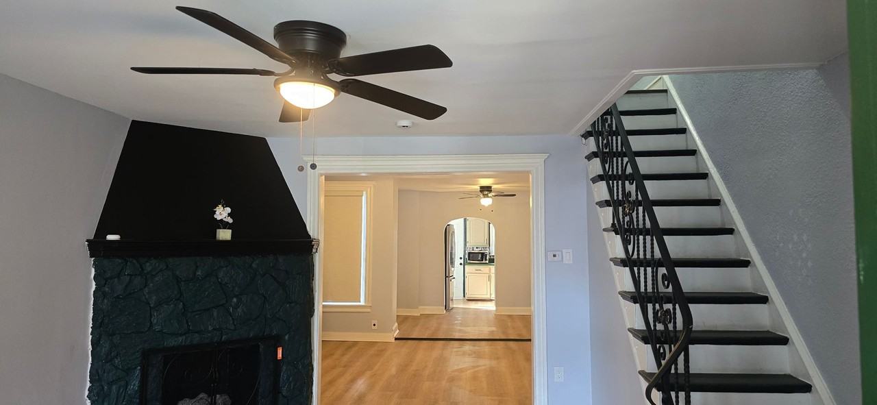 843 E Price St - Photo 2 of 12