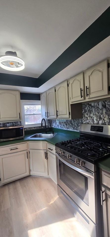 843 E Price St - Photo 3 of 12