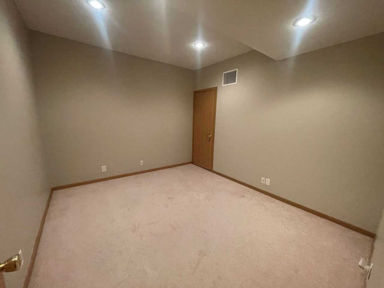 13606 S 29th Cir - Photo 5 of 17