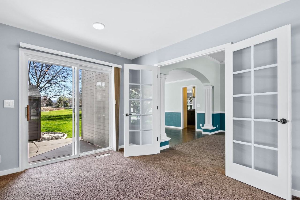 5824 N Dalspring Ave - Photo 2 of 47