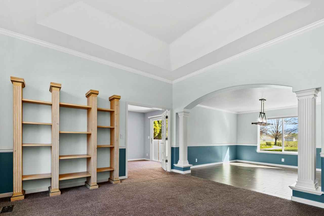 5824 N Dalspring Ave - Photo 3 of 47