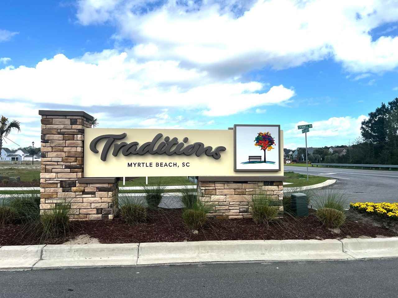 1260 Saxon Ct - Photo 2 of 20