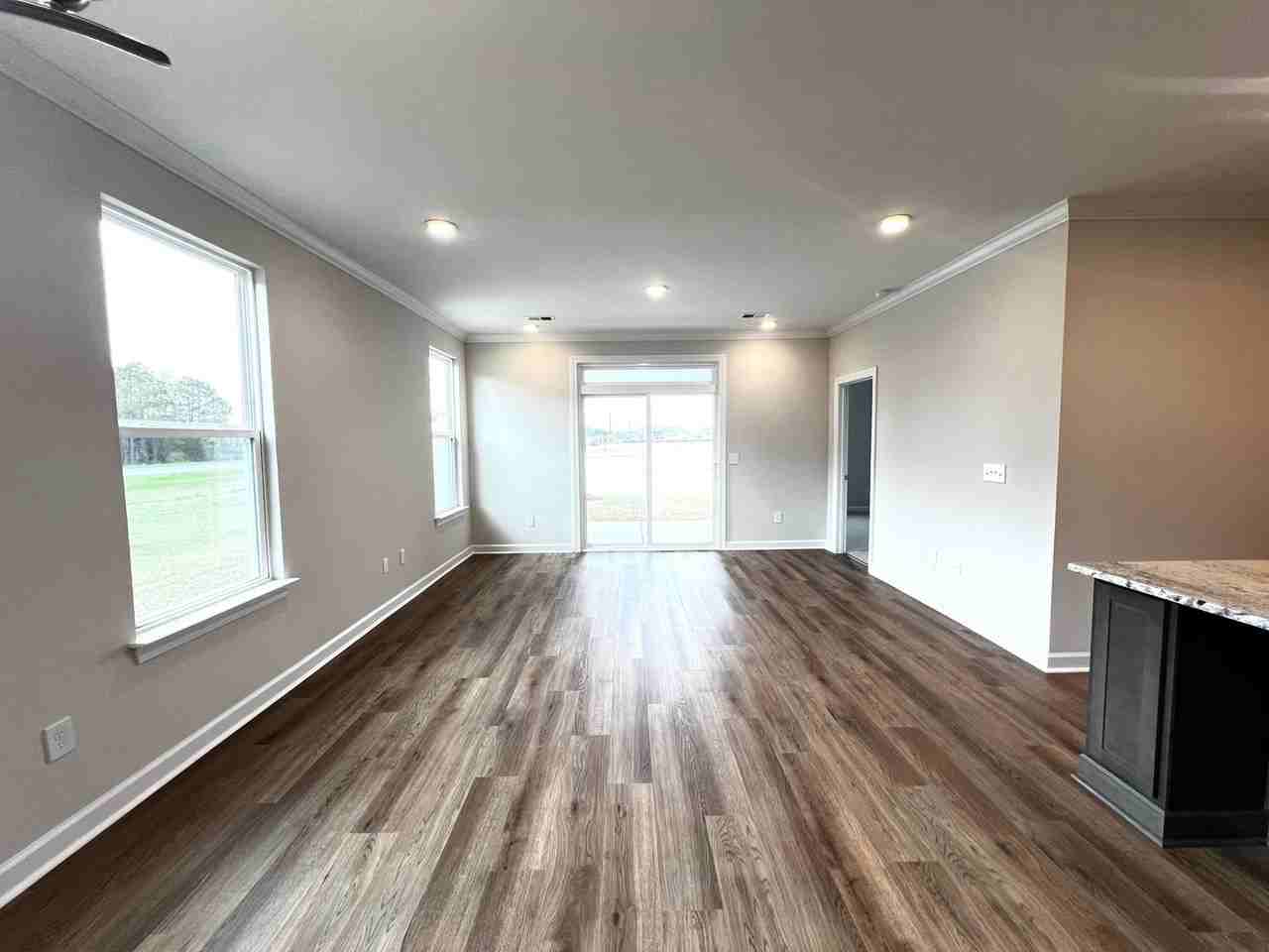 1260 Saxon Ct - Photo 5 of 20