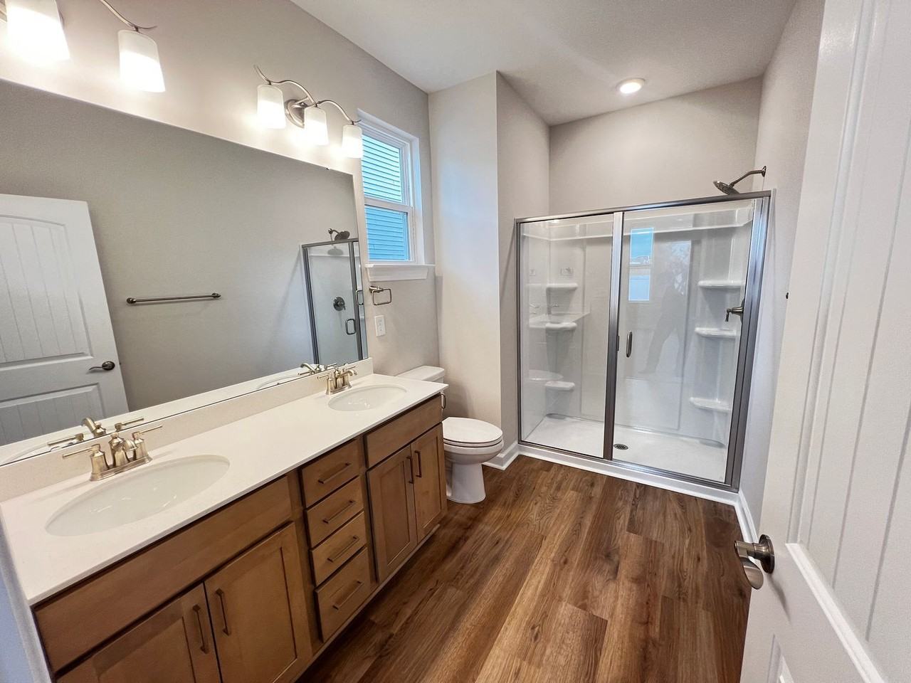 1260 Saxon Ct - Photo 7 of 20