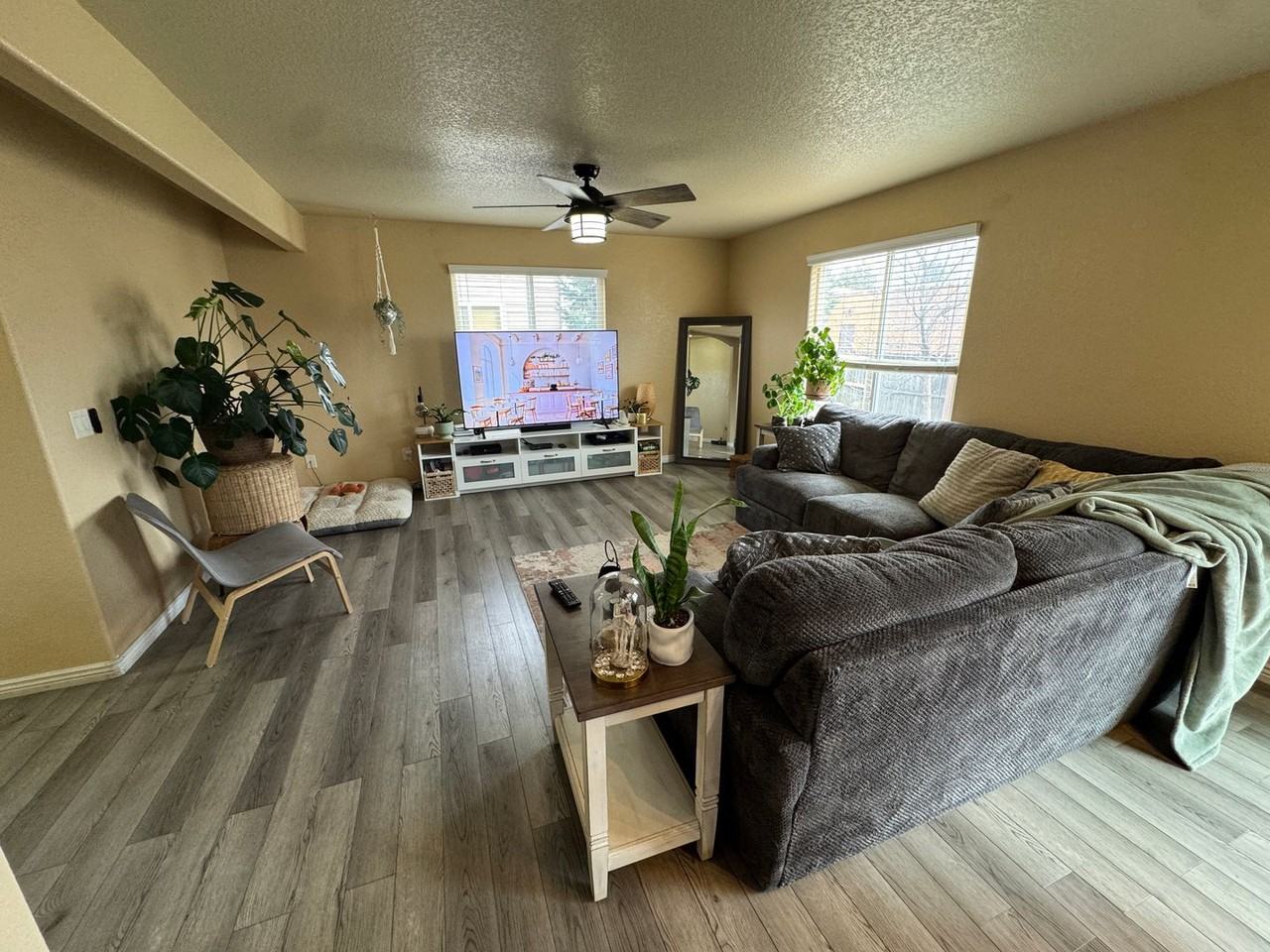 2384 Sierra Springs Dr - Photo 2 of 12