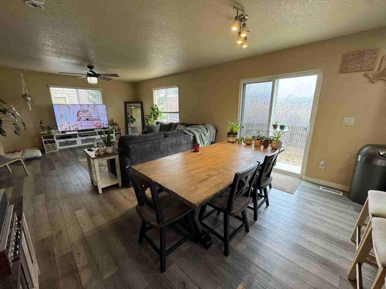 2384 Sierra Springs Dr - Photo 3 of 12