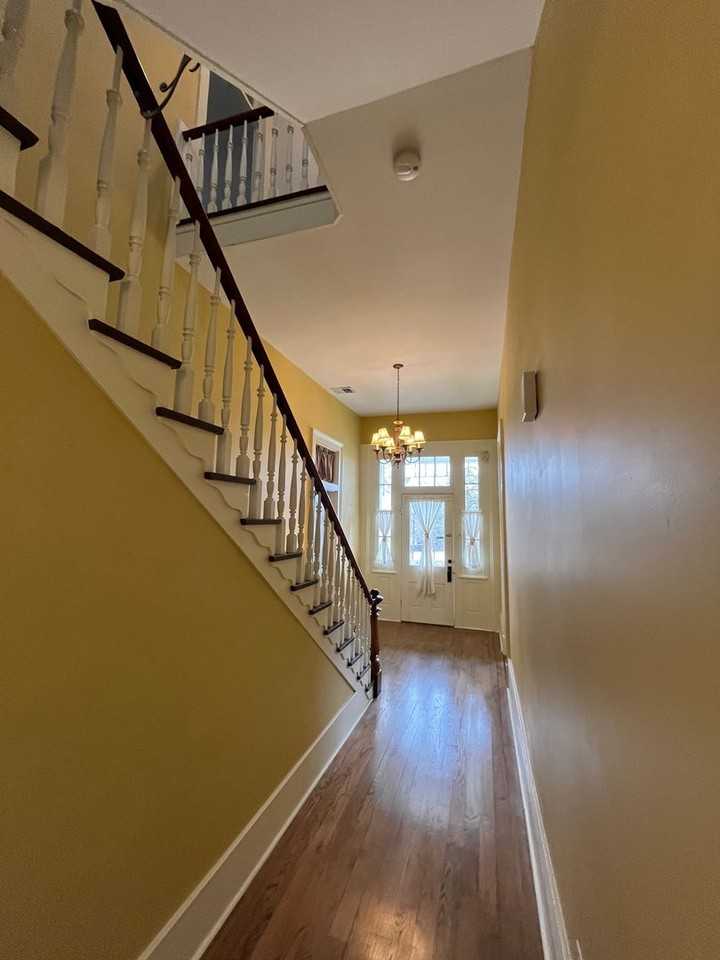 348 S Morton St - Photo 4 of 34