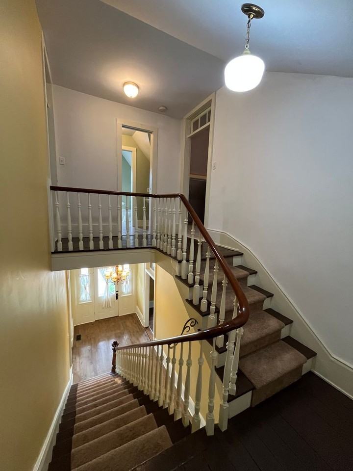 348 S Morton St - Photo 5 of 34