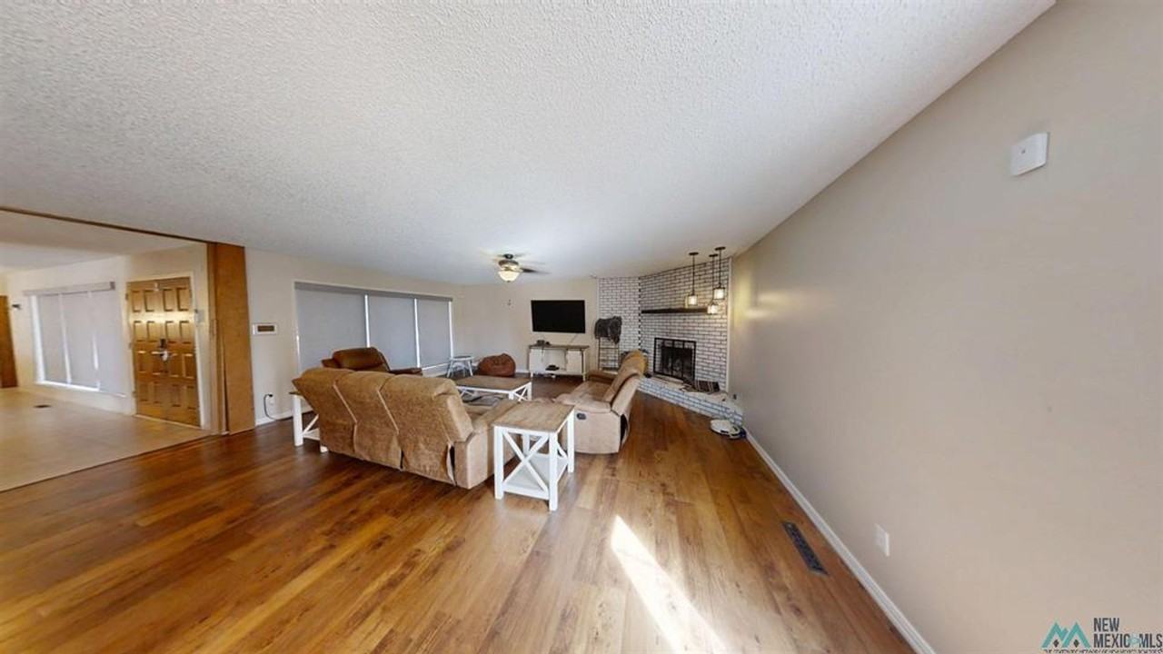 1317 Piedmont Dr - Photo 5 of 30