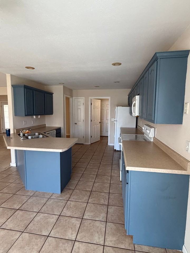 19958 Ladera Rd - Photo 7 of 15