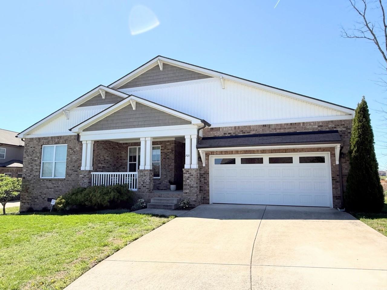 705 Lantana Dr - Photo 4 of 37