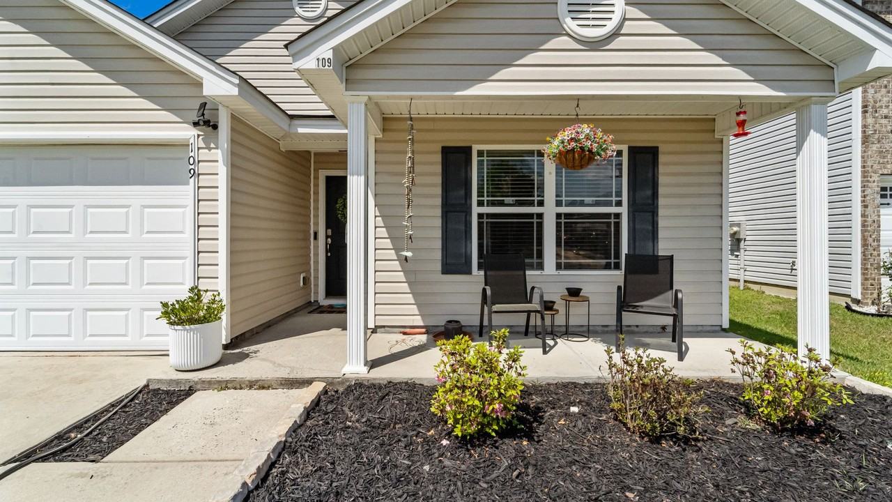 109 Roseberry Cir - Photo 4 of 34