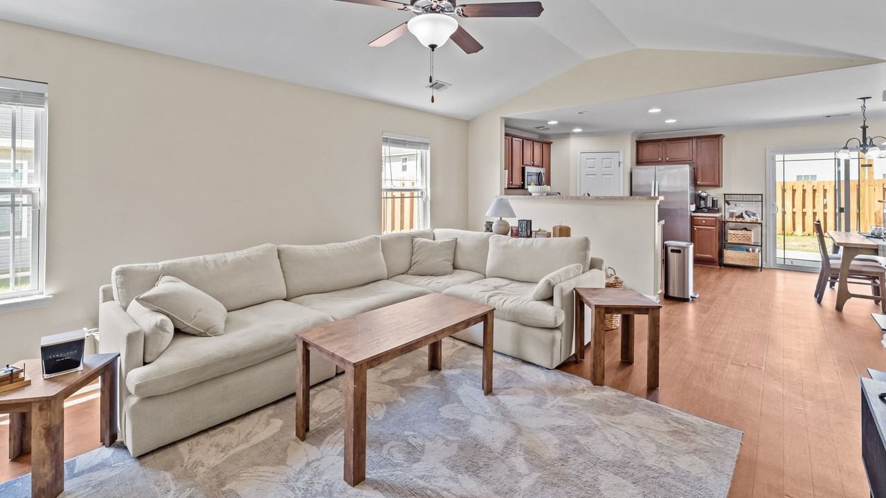 109 Roseberry Cir - Photo 7 of 34