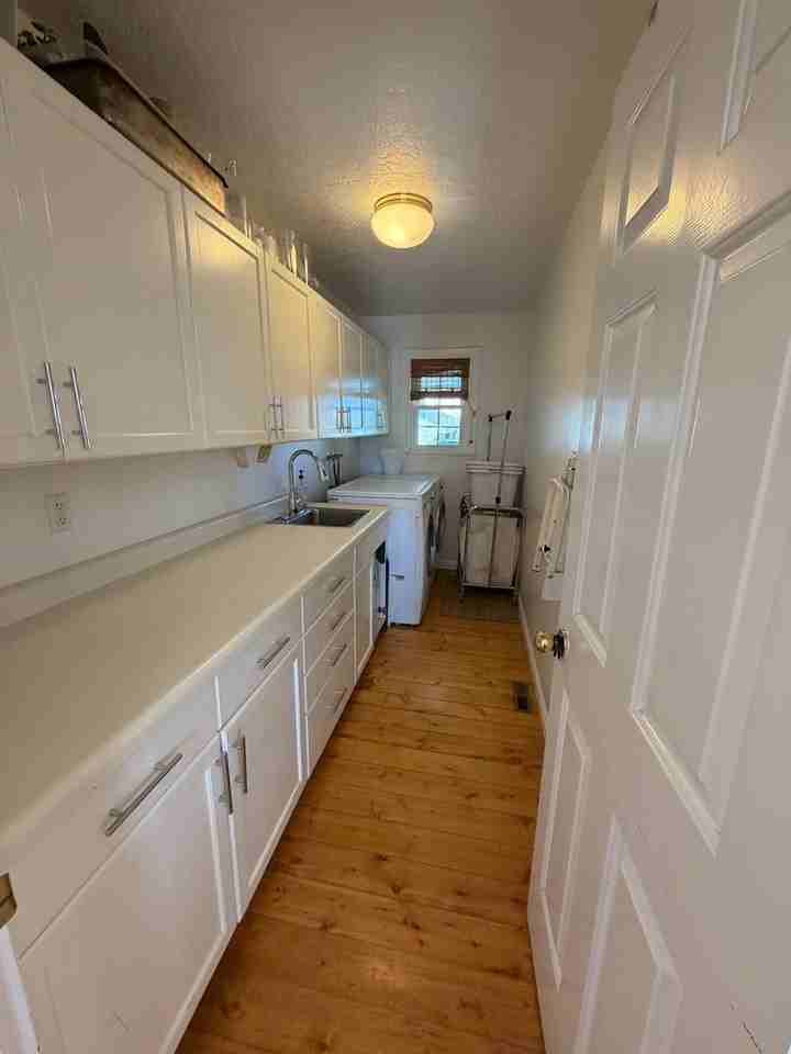 1266 Saint James Ln - Photo 5 of 50