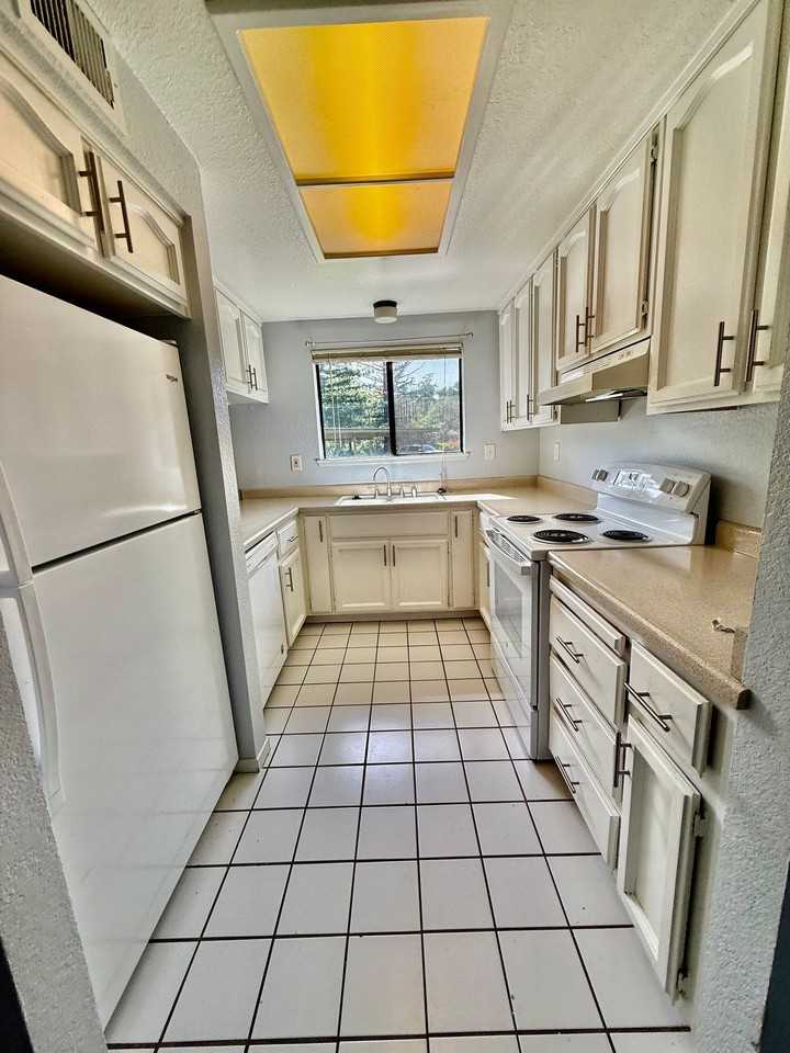 720 Sunrise Ave #55 - Photo 3 of 29