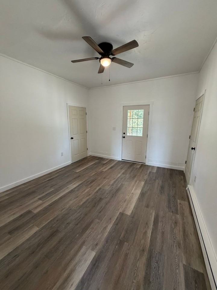 414 Adam St - Photo 2 of 11