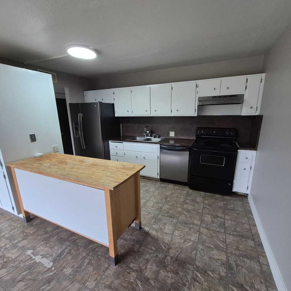 4727 Eli Ct - Photo 2 of 18