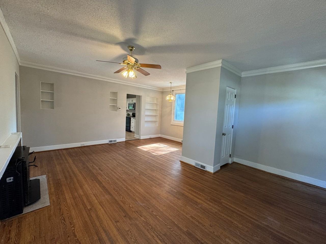 418 W Charlotte Ave - Photo 2 of 14