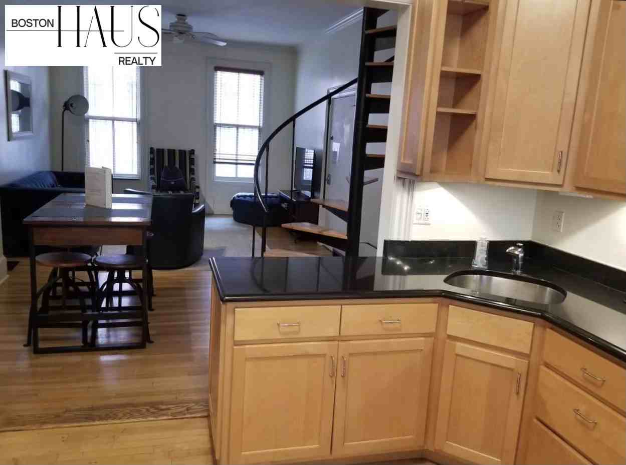 38 Hanson St #2 - Photo 4 of 22