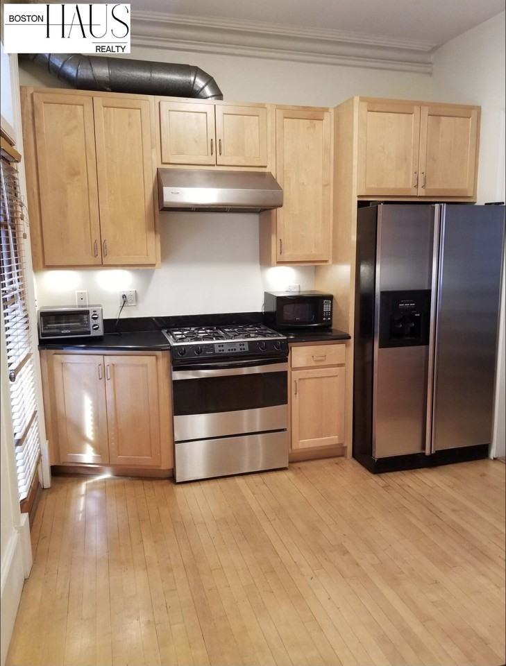 38 Hanson St #2 - Photo 6 of 22