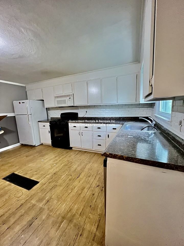 141 Alma St - Photo 2 of 16