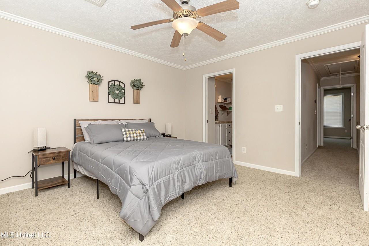 611 Peach St - Photo 5 of 14
