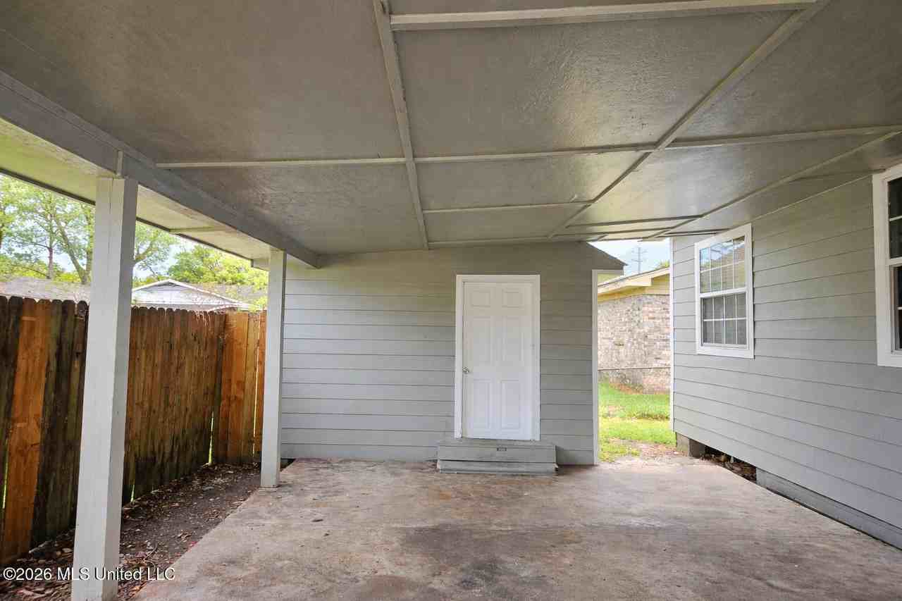 6513 Martin Luther King Blvd - Photo 3 of 6
