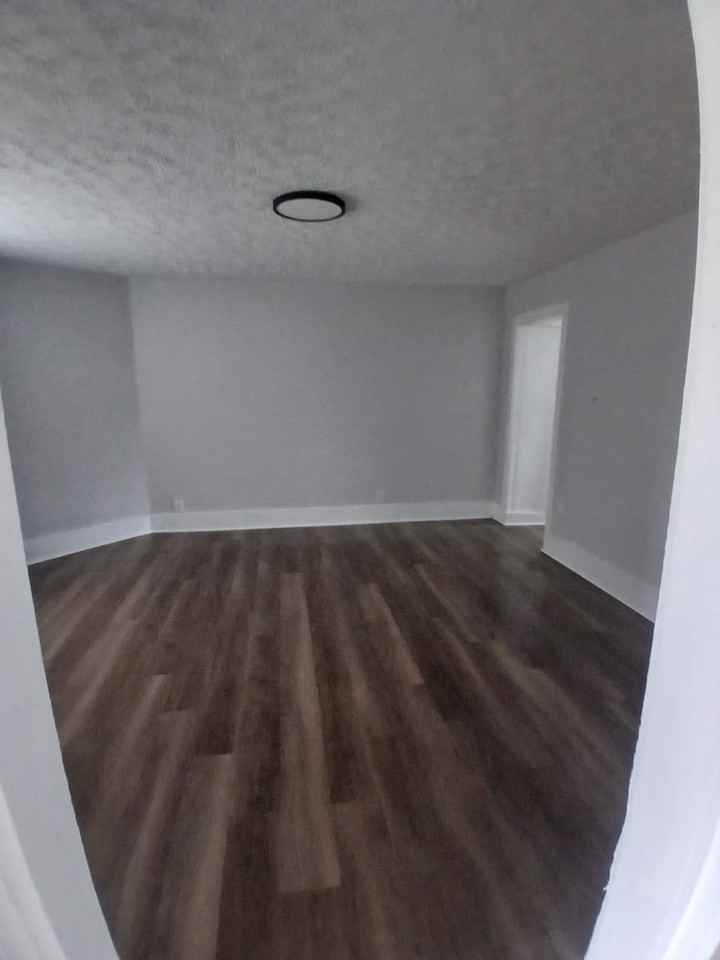 1616 W 16th St - Photo 7 of 13