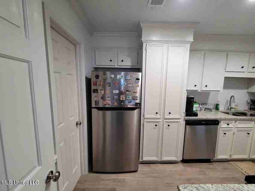 744 Wicklow Pl - Photo 5 of 11