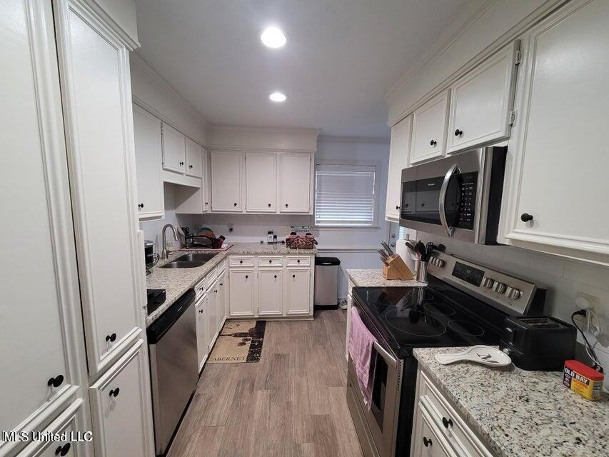 744 Wicklow Pl - Photo 6 of 11