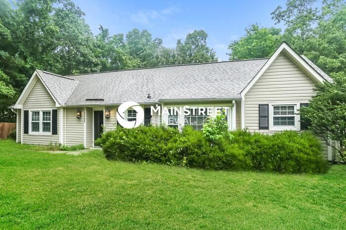 10003 Greenwood Ct - Photo 2 of 15