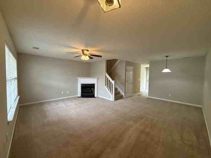12053 Bragg St - Photo 2 of 19