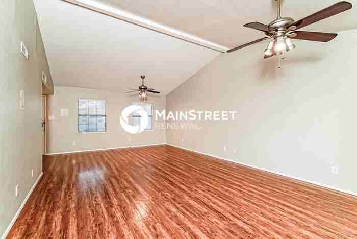 3809 Bee Tree Ln - Photo 5 of 16