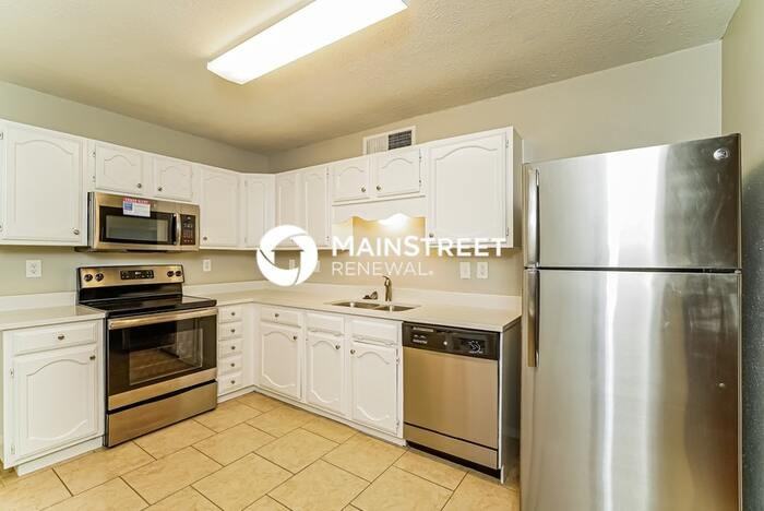 3809 Bee Tree Ln - Photo 7 of 16