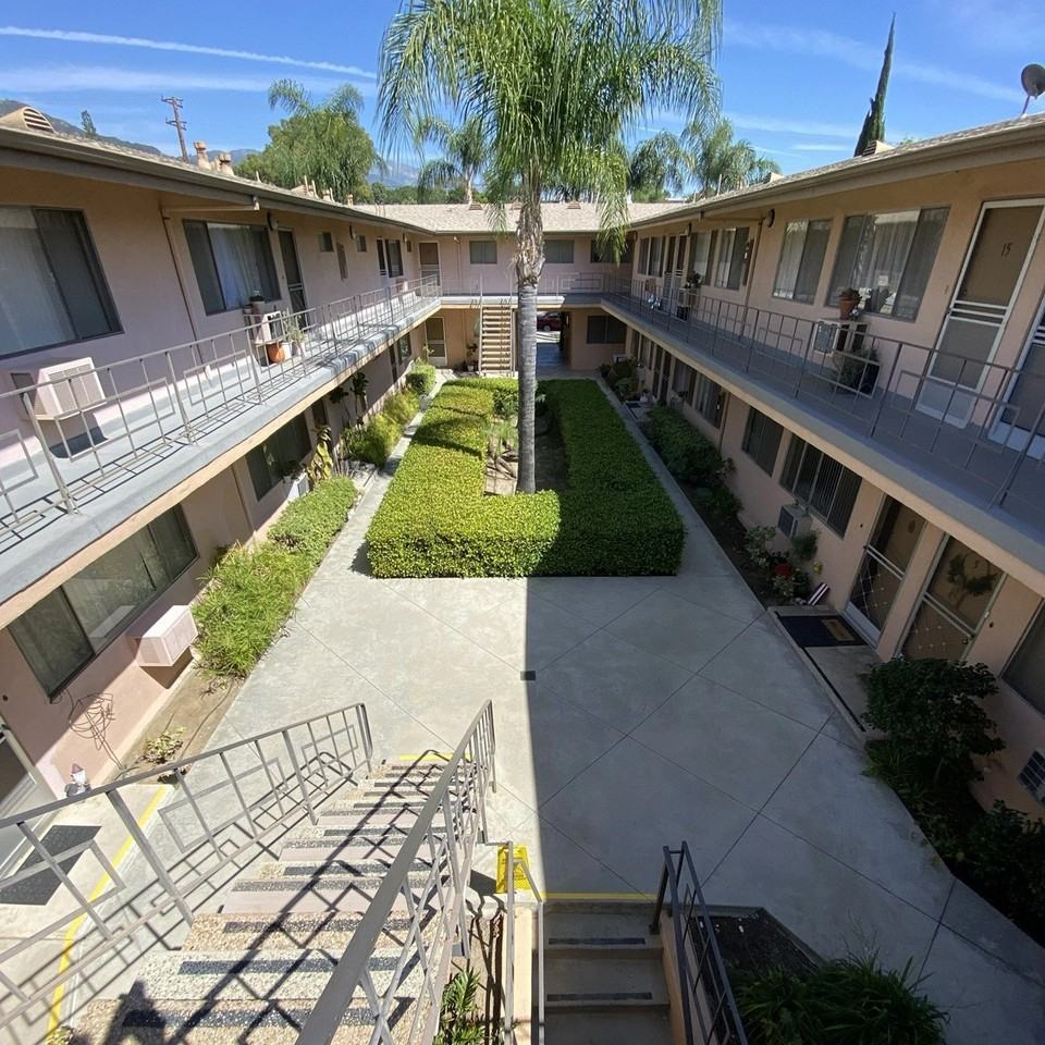 4415 Ocean View Blvd - Photo 4 of 49