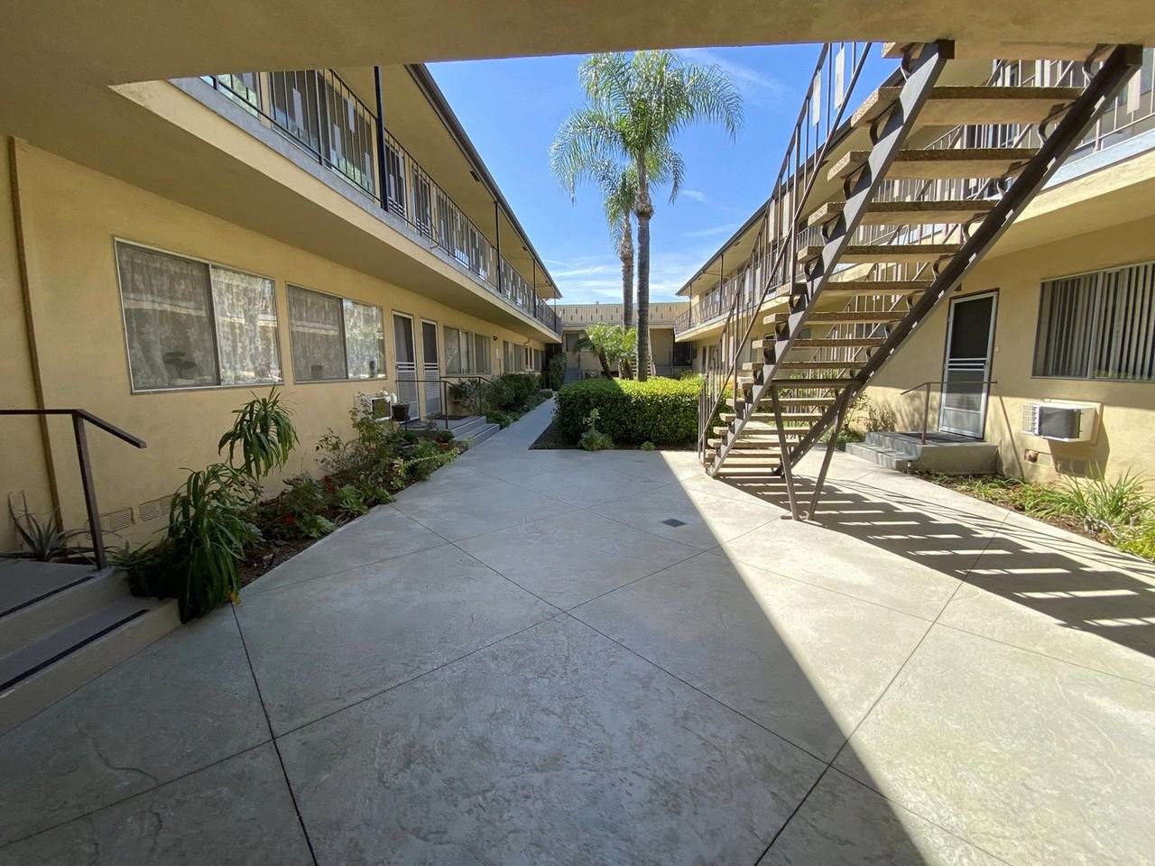 4439 Ocean View Blvd - Photo 3 of 26