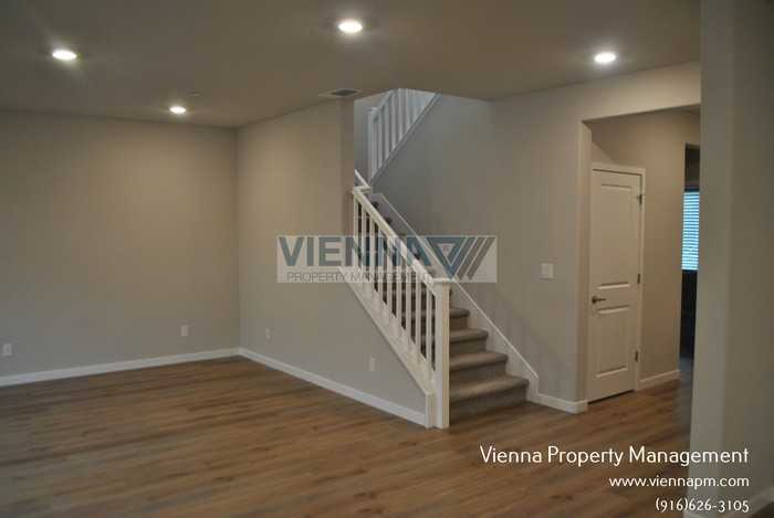 8040 Sun Beam Way - Photo 4 of 34