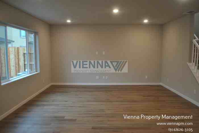 8040 Sun Beam Way - Photo 6 of 34