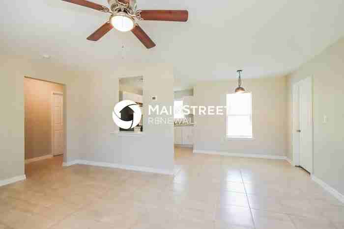 8006 Lynette St - Photo 4 of 16