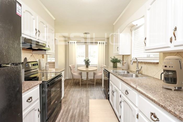 5828 Dogwood Cir - Photo 3 of 20