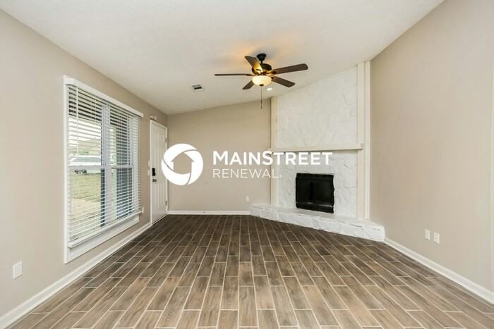 2066 Marshes Glenn Dr - Photo 4 of 16