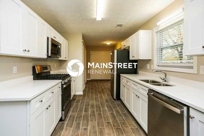 2066 Marshes Glenn Dr - Photo 6 of 16