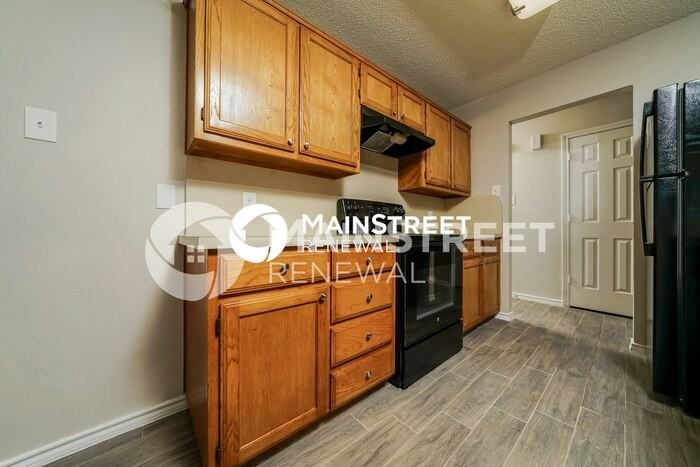 922 Bayfield Dr - Photo 6 of 16