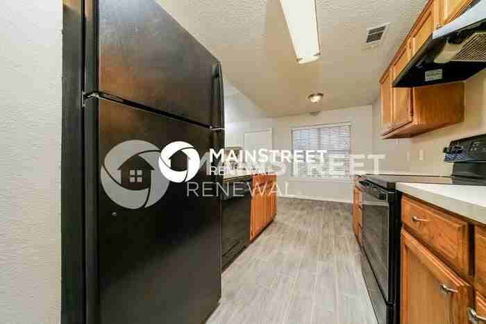 922 Bayfield Dr - Photo 7 of 16