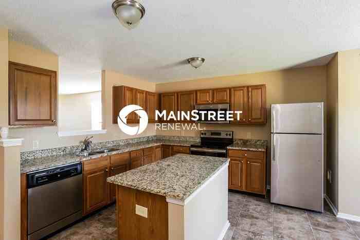 8339 Adams Mills Pl - Photo 5 of 16