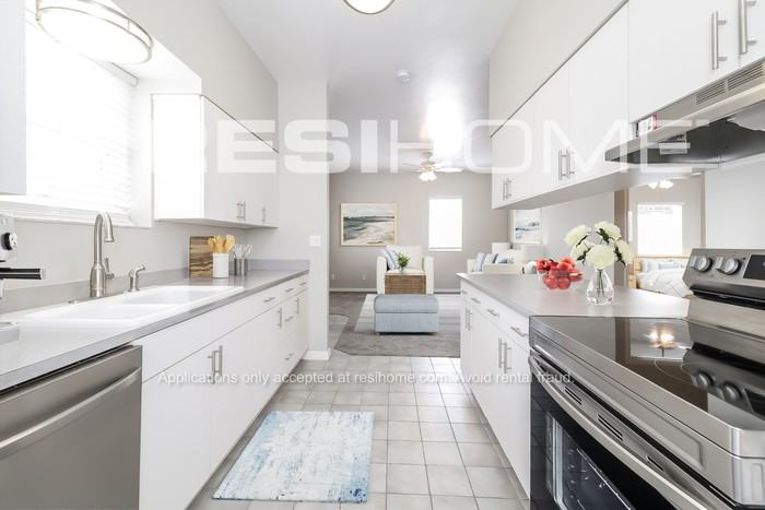 1335 34th St Nw - Photo 4 of 19