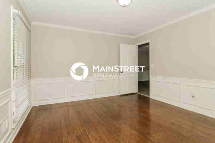 1557 Isham Dr - Photo 6 of 18