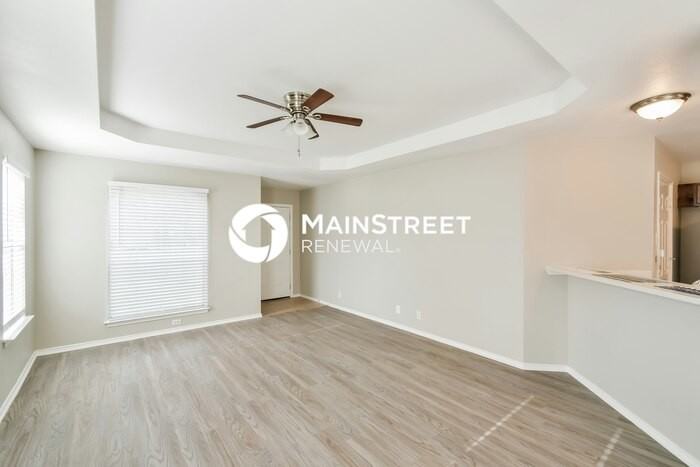 415 Margo St - Photo 4 of 16