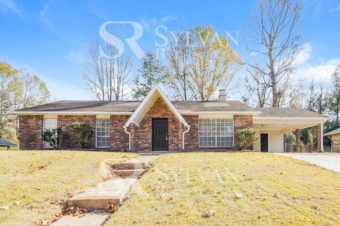 146 Elmwood Pl - Photo 2 of 16